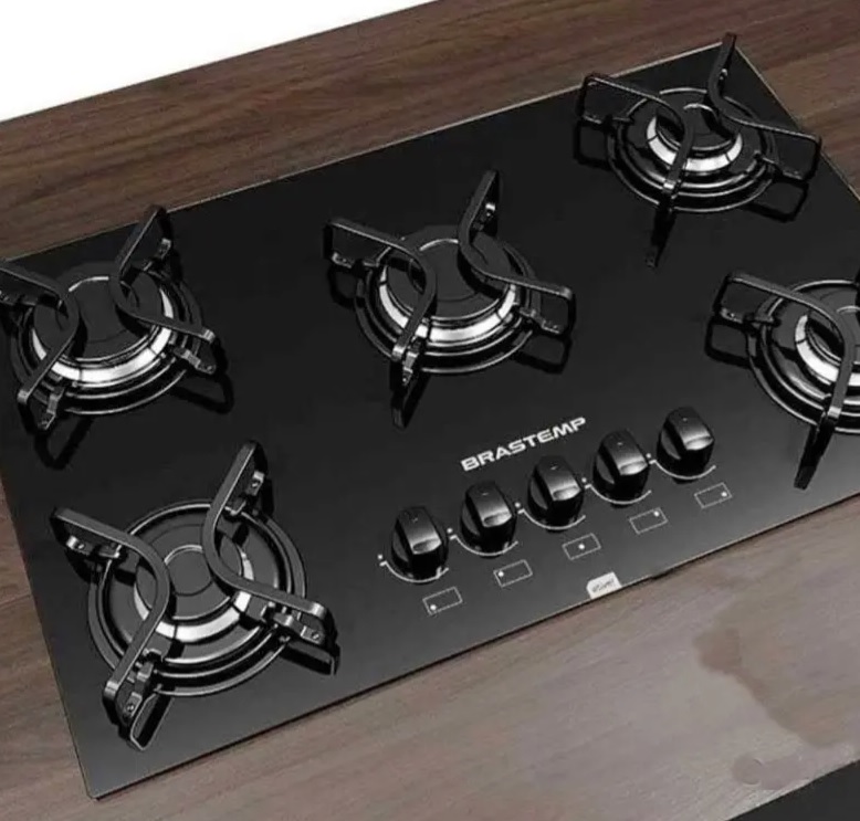 Cooktop 5 bocas Brastemp com grades piatina e acendimento automático – BDD75AE BIVOLT na Brastemp