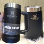 Copo Stanley Adventure Big Grip preto fosco, 700 ml na Amazon