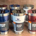 Copo térmico de cerveja com tampa Stanley|473ml na Amazon