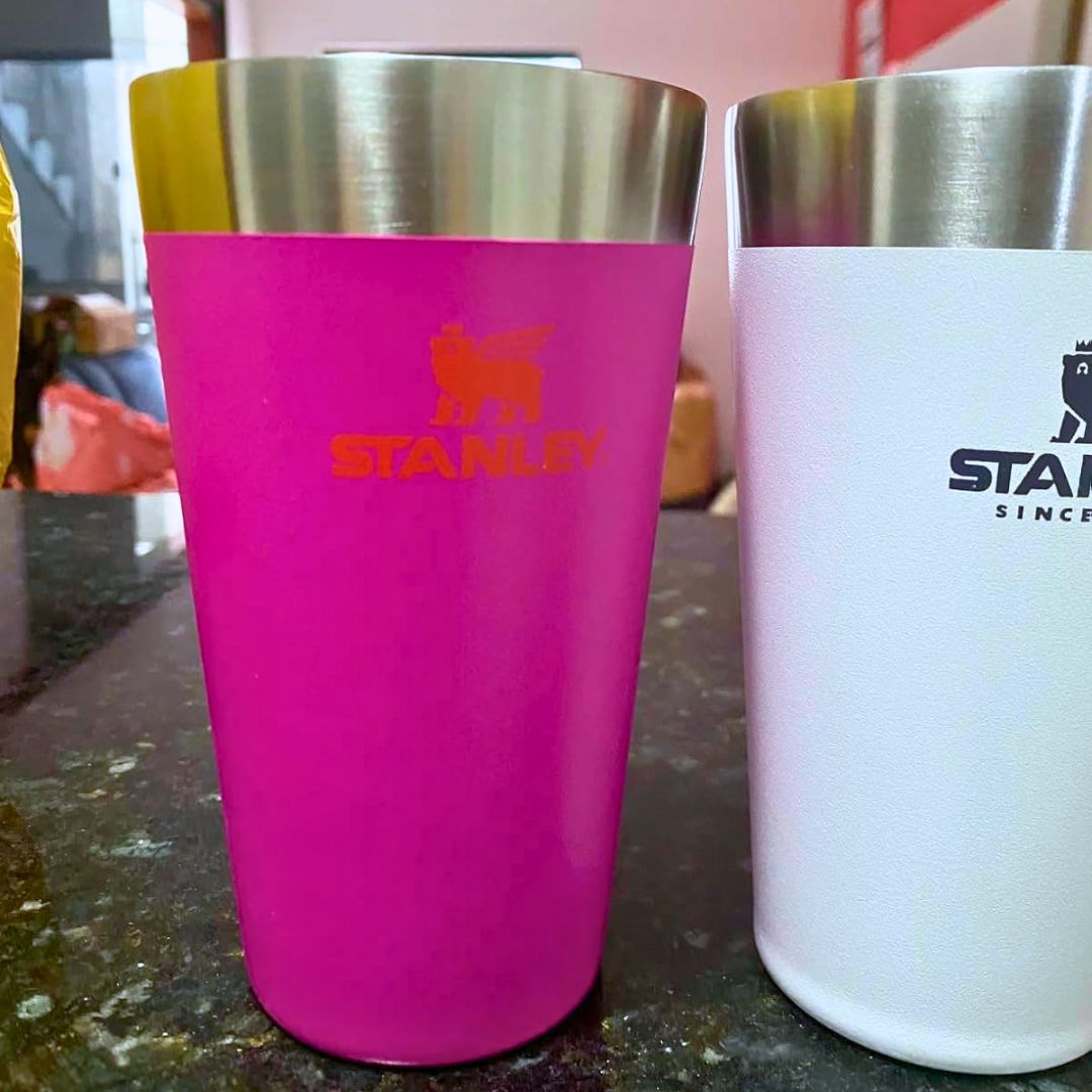 Copo térmico de cerveja Stanley|473ml Vivid Violet na Amazon