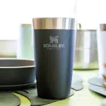 Copo térmico de cerveja Stanley | 473ml na Amazon