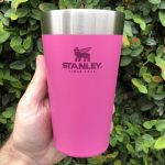 Copo térmico de cerveja Stanley|473ml na Amazon