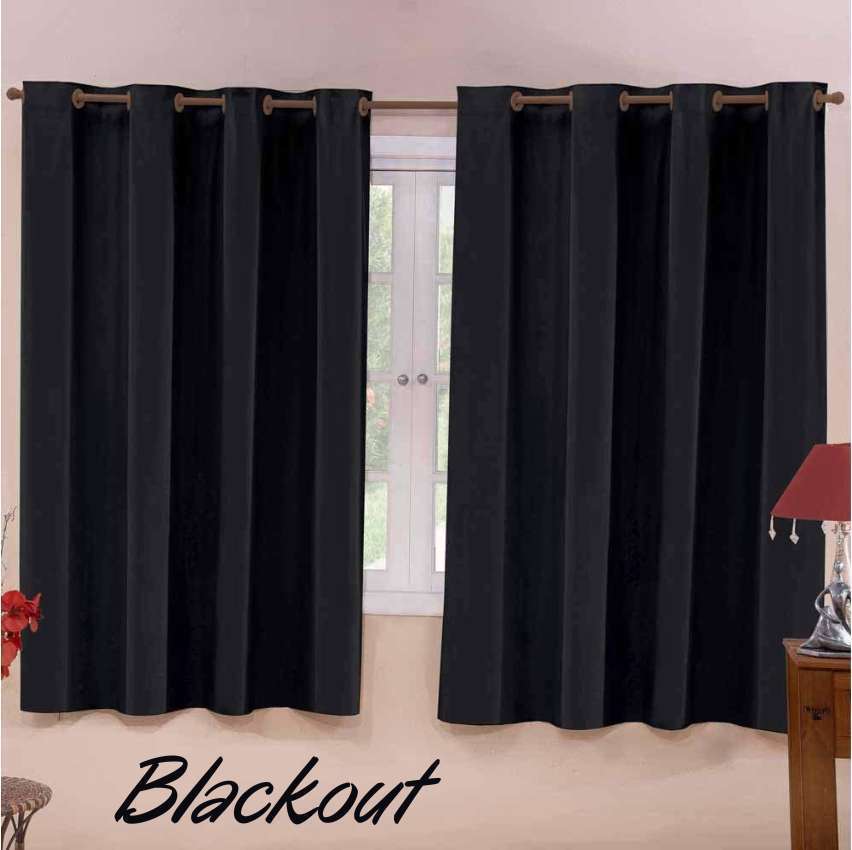 Cortina Blackout Corta Luz PVC 220cm x 130cm na Amazon