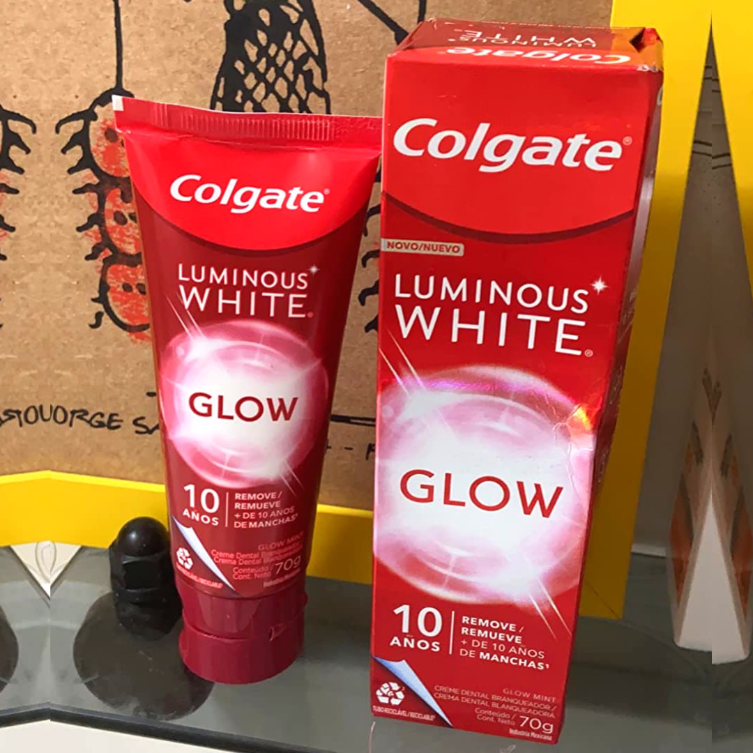 Creme Dental Clareador Colgate Luminous White Glow 70g na Amazon