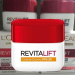Creme Facial Anti-idade L’Oréal Paris Revitalift Pro-Retinol Diurno FPS 30, 49g na Amazon