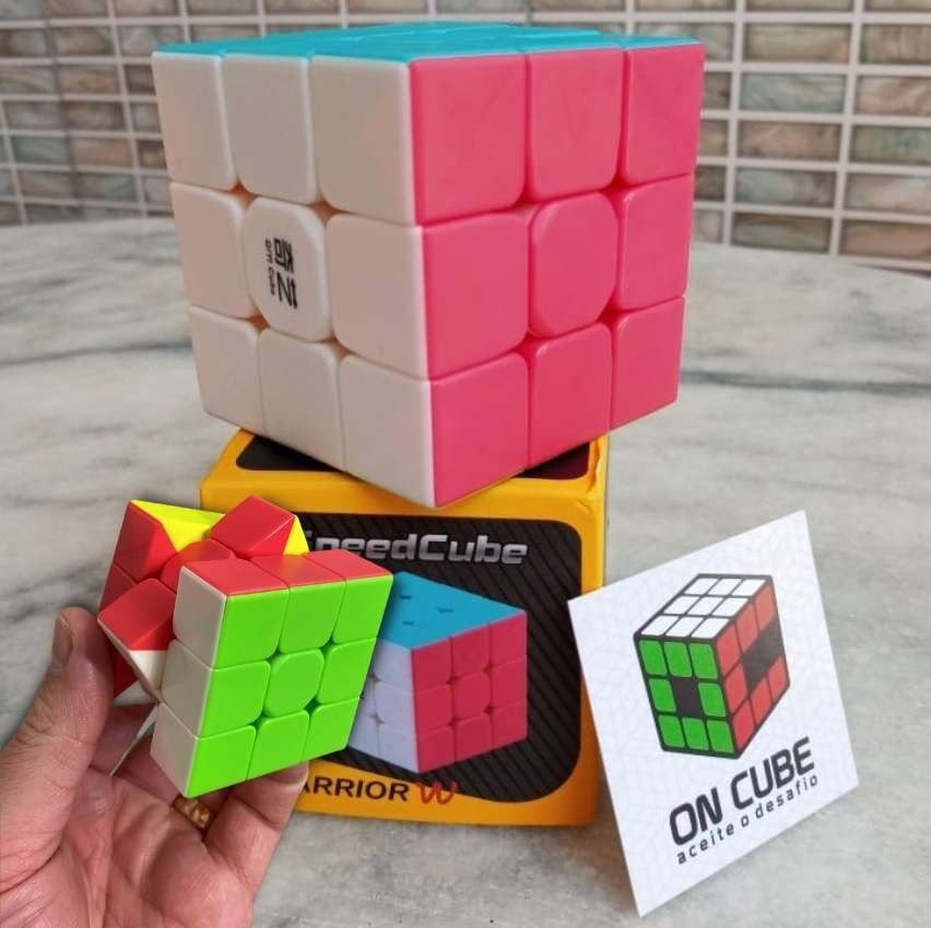 Cubo Mágico Profissional 3x3x3 Warrior W Stickerless na Amazon