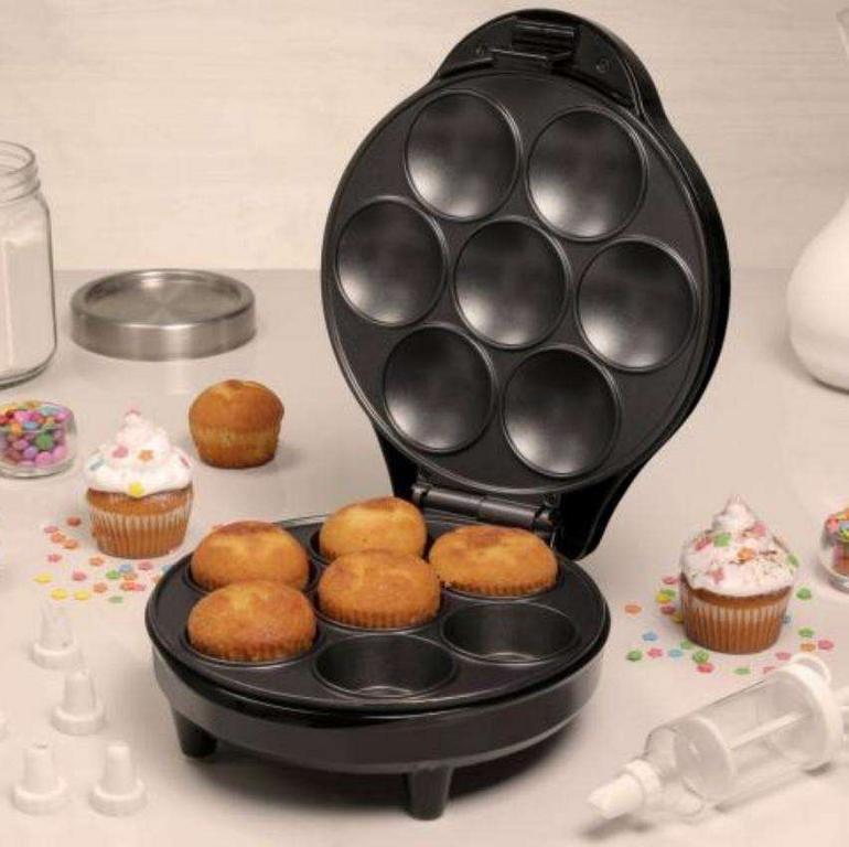 Cupcake, Cupcake Maker 3, 7 cupcakes, Preto, 127v, Britânia na Amazon