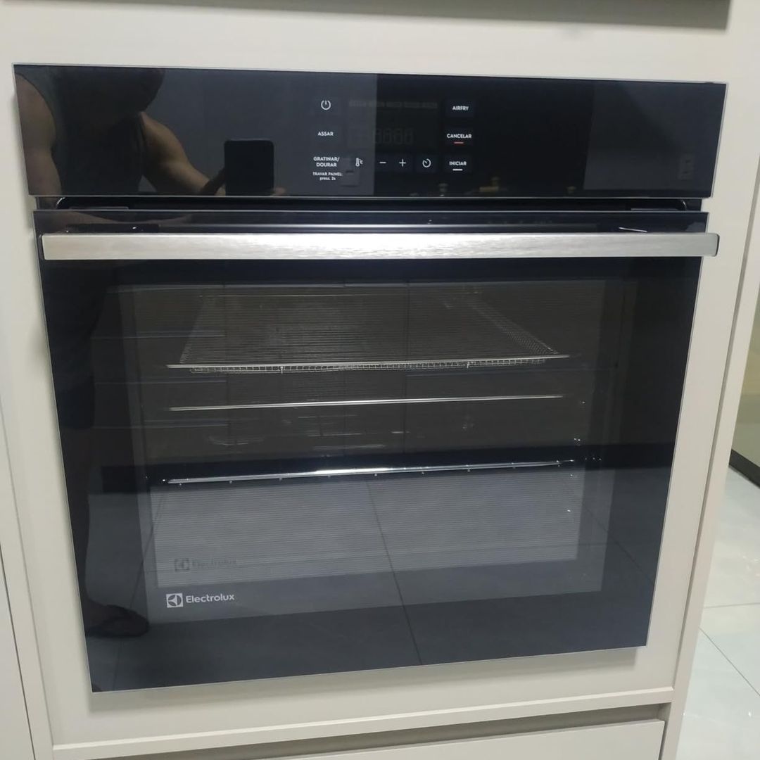 Electrolux Forno de Embutir Elétrico Electrolux 80L Experience Air fryer, PerfectCook360 e Painel Touch (OE8EA) 220V na Amazon