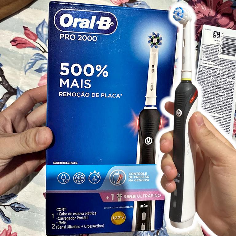 Escova de Dente Elétrica Recarregável Oral-B – Pro 2000 2 Refis na Magazine Luiza