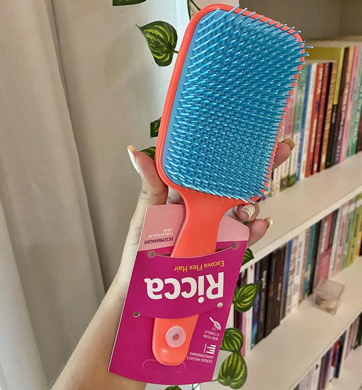 Escova Raquete Flex, Red, Ricca na Amazon