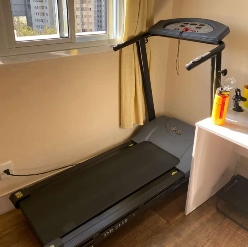 Esteira Eletrônica Dream Fitness DR 2110 BIVOLT, Preto na Amazon