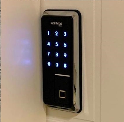 Fechadura Digital FR 220 Preto Intelbras na Amazon