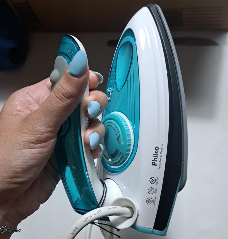 Ferro de Passar Roupa a Vapor Philco – Travel Ceramic Azul na Amazon