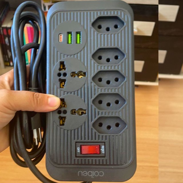 Filtro de Linha, Extensão Tomada, Régua Tomada, Régua de Energia, 5 Tomadas, 2 Interfaces USB, 1 Porta USB Tipo-C, 2 Tomada Universal, Cabo de Alimentação de 1,9 metros na Amazon