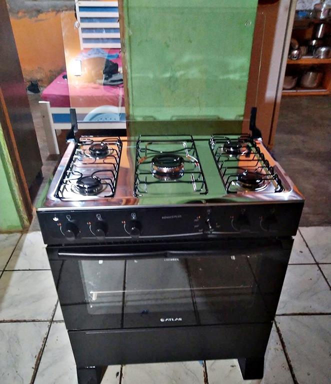 Fogão 5 bocas Atlas Mônaco Plus Preto com Acendimento Automático e Mesa Inox na Amazon