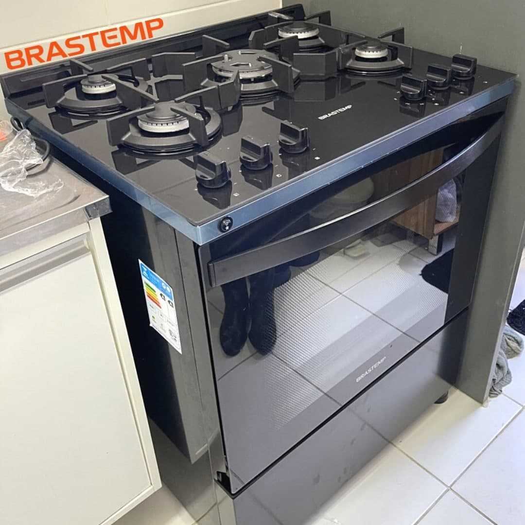 Fogão Brastemp 5 Bocas Preto Com Mesa de Vidro e Turbo Chama – BFS5VCE BIVOLT na Brastemp