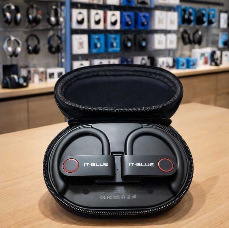 Fone de Ouvido Bluetooth Para Corridas, 96 Horas para Reprodução, Design Esportivo com Display de Led, Gancho De suporte Que Não Cai, Com Microfone Embutido, Perfeito Para Treinos – Premium na Amazon