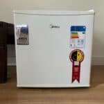 Frigobar Branco 45 Litros Midea na Amazon