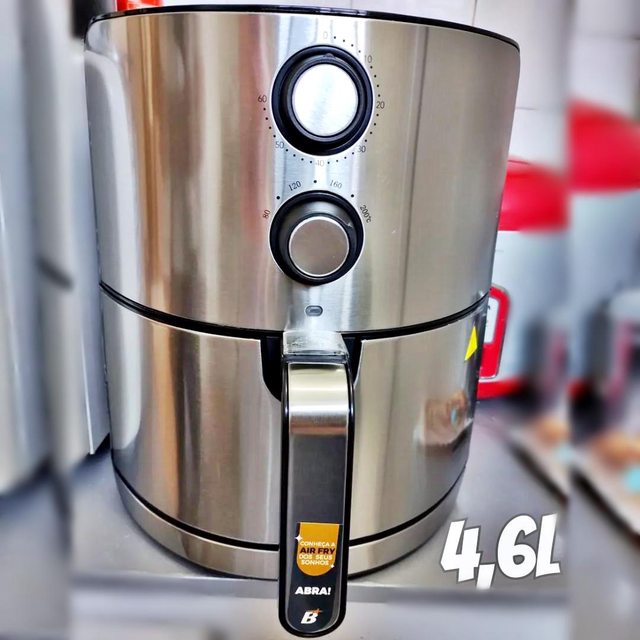 Fritadeira Air Fryer Britânia BFR46PI 4,6L Display Analógico Preto e Inox 1500W na Amazon