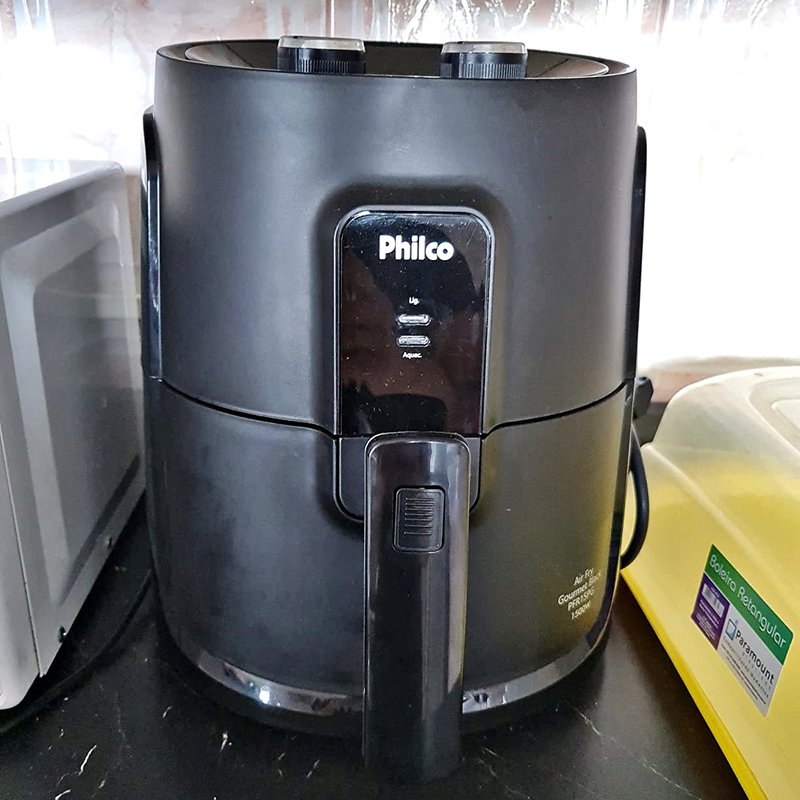 Fritadeira Air Fryer Gourmet Philco 4,4 Litros 1500w Preto Pfr15pg na Amazon