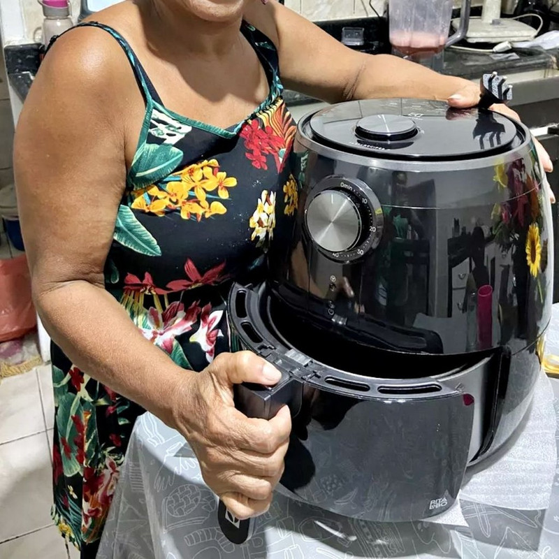 Fritadeira Elétrica sem oleo Electrolux Airfryer 3,2L 8 receitas pré-sugeridas desligamento automático cesto removivel 1400W EAF15 preta por Rita Lobo na Amazon
