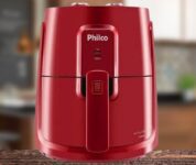 Fritadeira Elétrica sem Óleo/Air Fryer Philco – PFR15V Vermelha 3,2L com Timer na Magazine Luiza