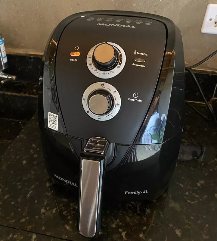 Fritadeira Sem Óleo Air Fryer 4L, Mondial, Preto/Prata, 1500W – AFN-40-BFS na Amazon