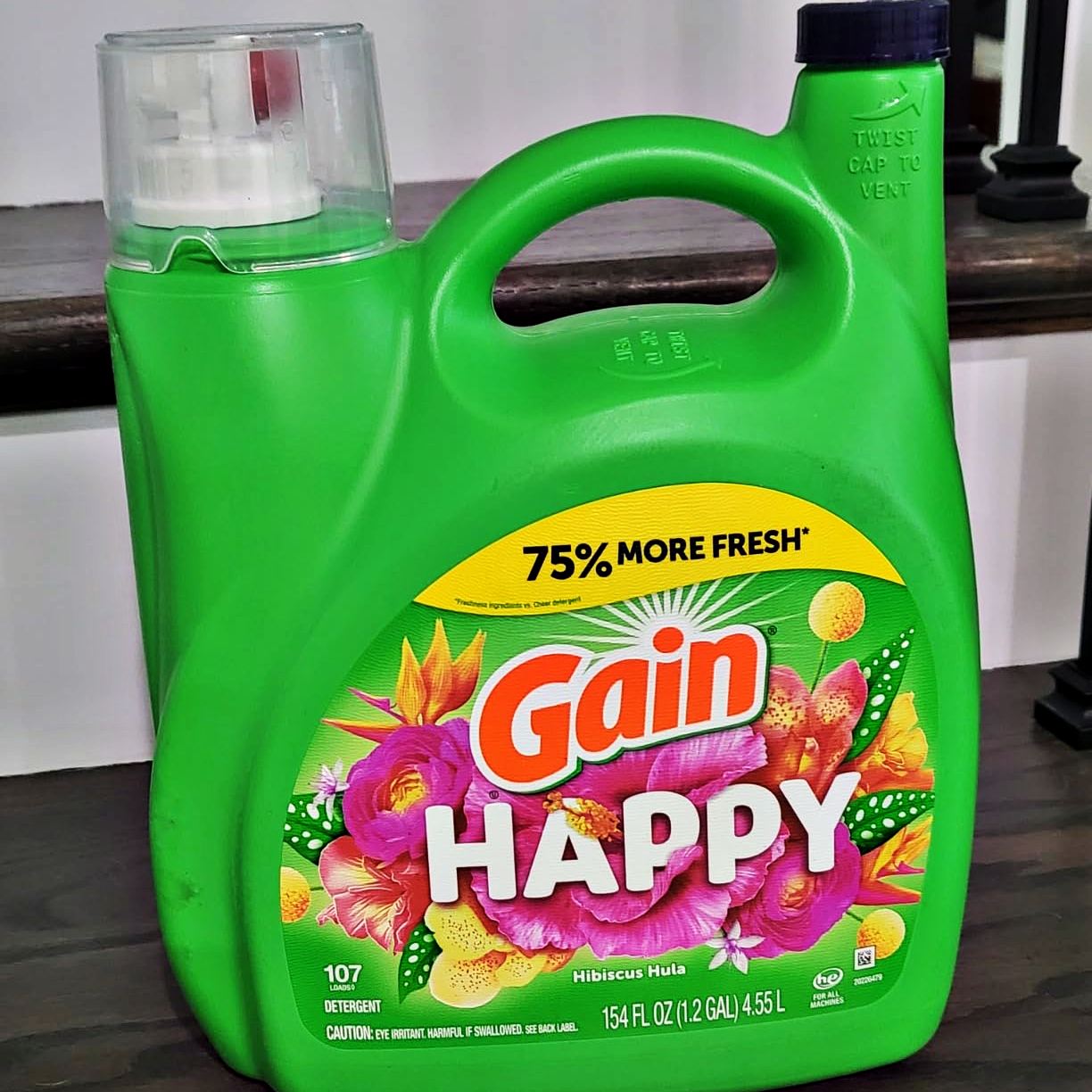 Gain Detergente líquido para roupas Happy, compatível com HE, 4,5 ml, 107 cargas na Amazon