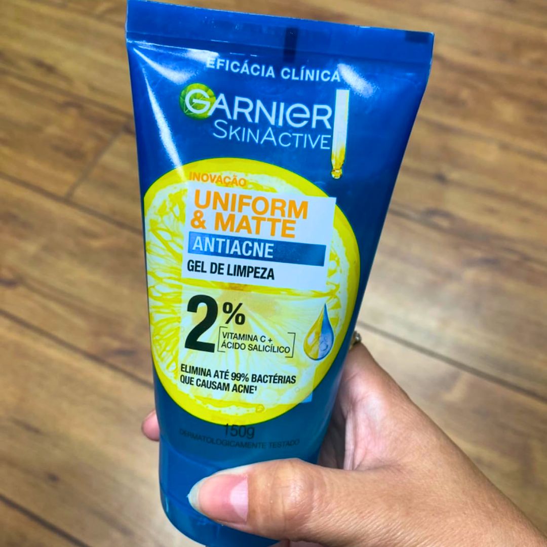 Garnier Gel de Limpeza Facial Uniform & Matte Antiacne, Elimina bactérias, Reduz Acne e Controla a Oleosidade, 150g na Amazon
