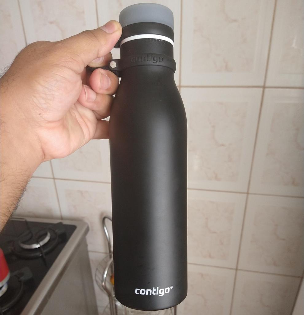 Garrafa Térmica Inox Parede Dupla Matterhorn, Contigo, Preto, 591ML na Amazon