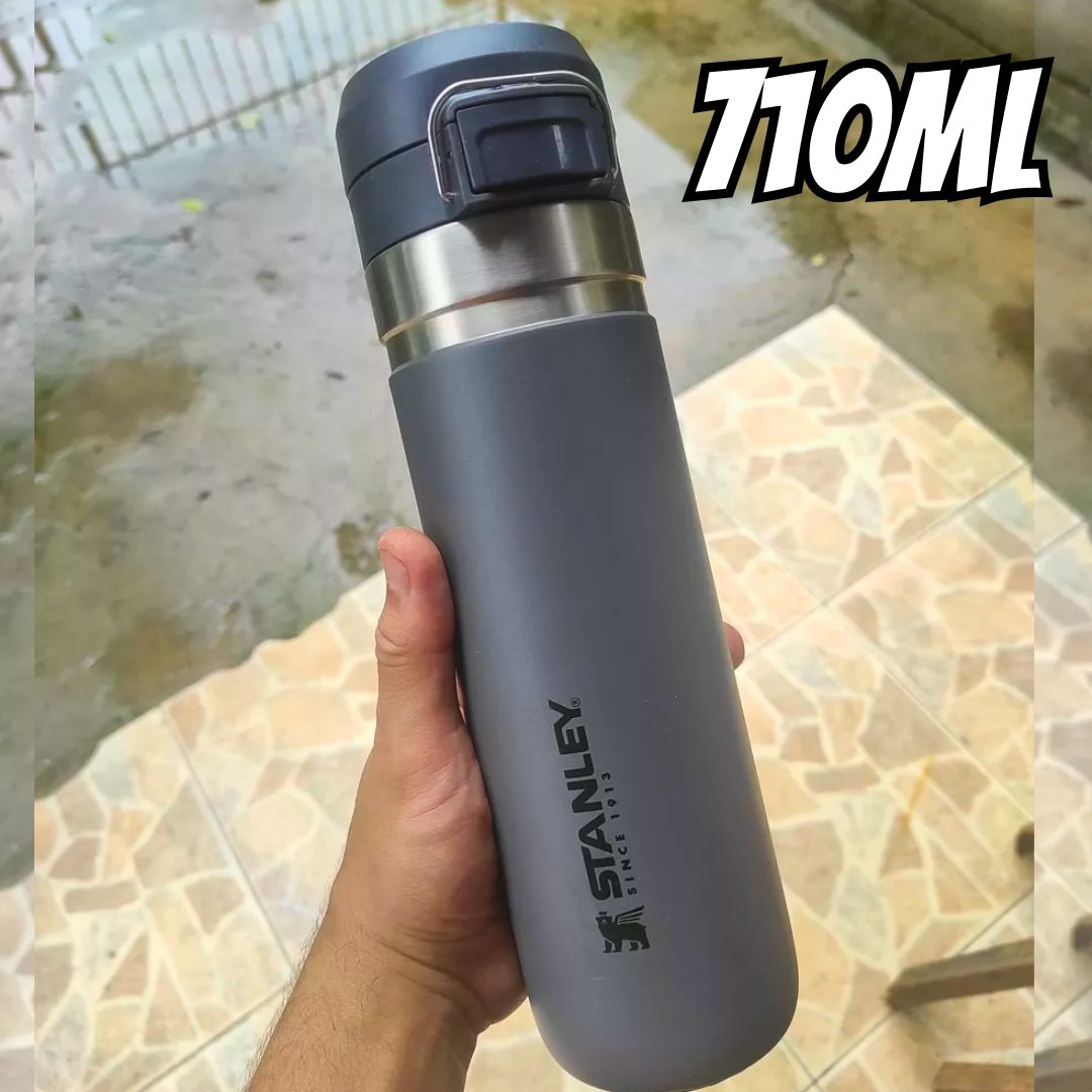 Garrafa térmica Quick Flip Stanley|710ml na Amazon