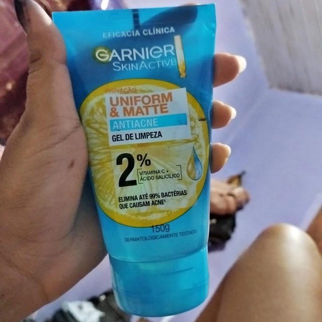 Gel de Limpeza GARNIER Uniform & Matte Antiacne, 150g – Elimina bactérias, Reduz Acne e Controla a Oleosidade na Amazon