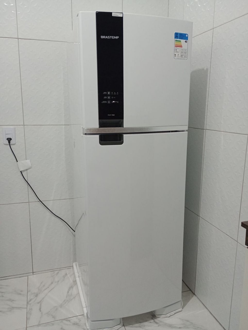 Geladeira Brastemp Frost Free Duplex 375 litros cor Branca com Espaço Adapt – BRM45JB na Brastemp