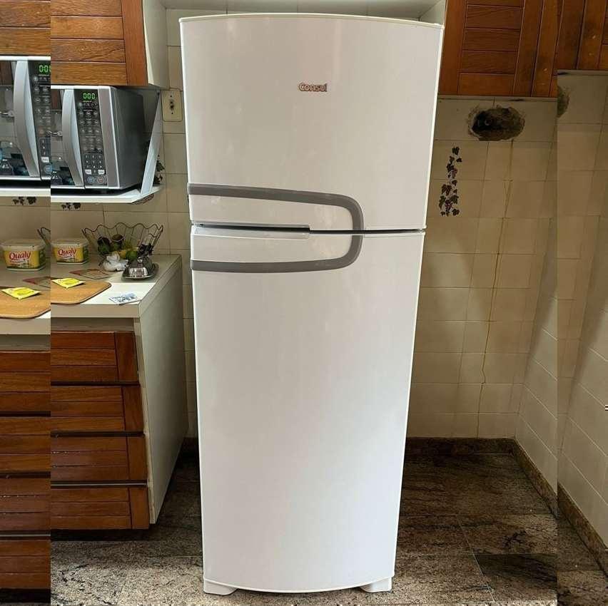 Geladeira Consul Frost Free CRM39AB Duplex com Prateleiras Altura Flex Branca – 340L na Casas Bahia