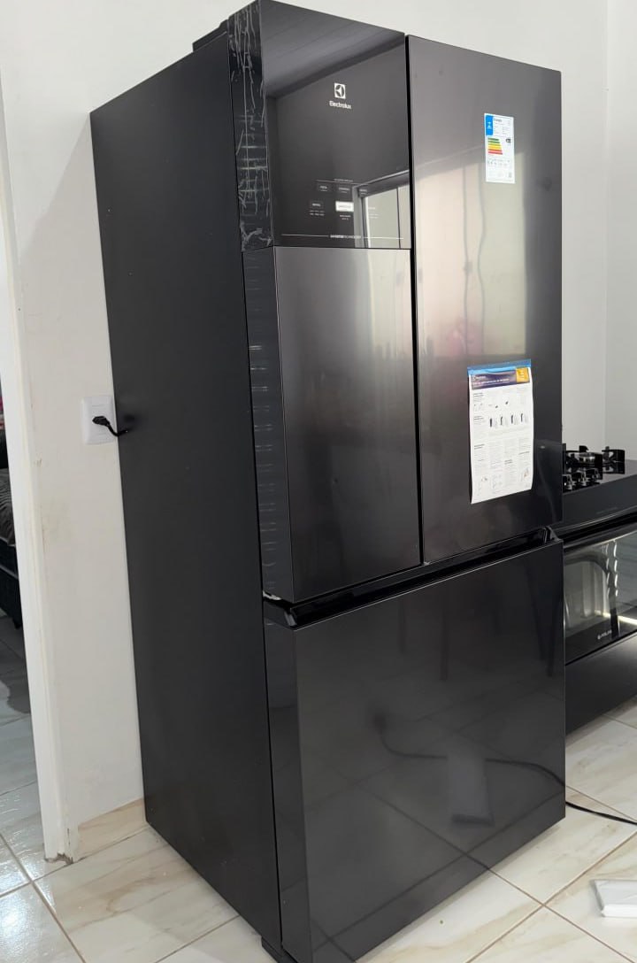 Geladeira Electrolux Frost Free Inverter 480L Efficient AutoSense 3 Portas Black Inox Look (IM7B) na Amazon
