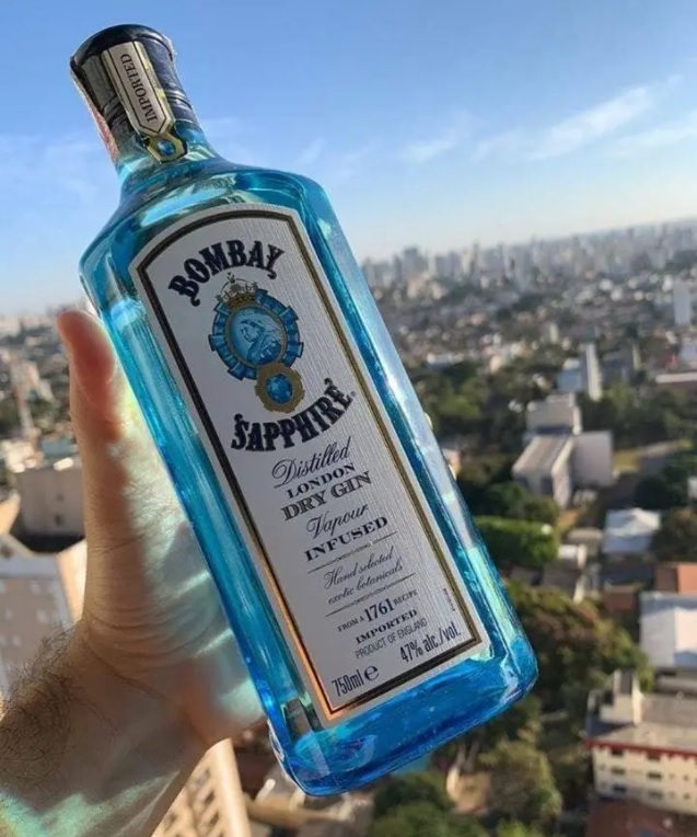 Gin Bombay Sapphire Dry London 750 ml na Amazon