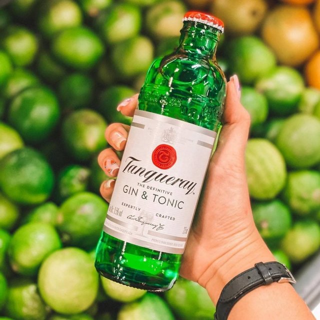 Gin & Tonic Premix, Tanqueray, 275ml na Amazon