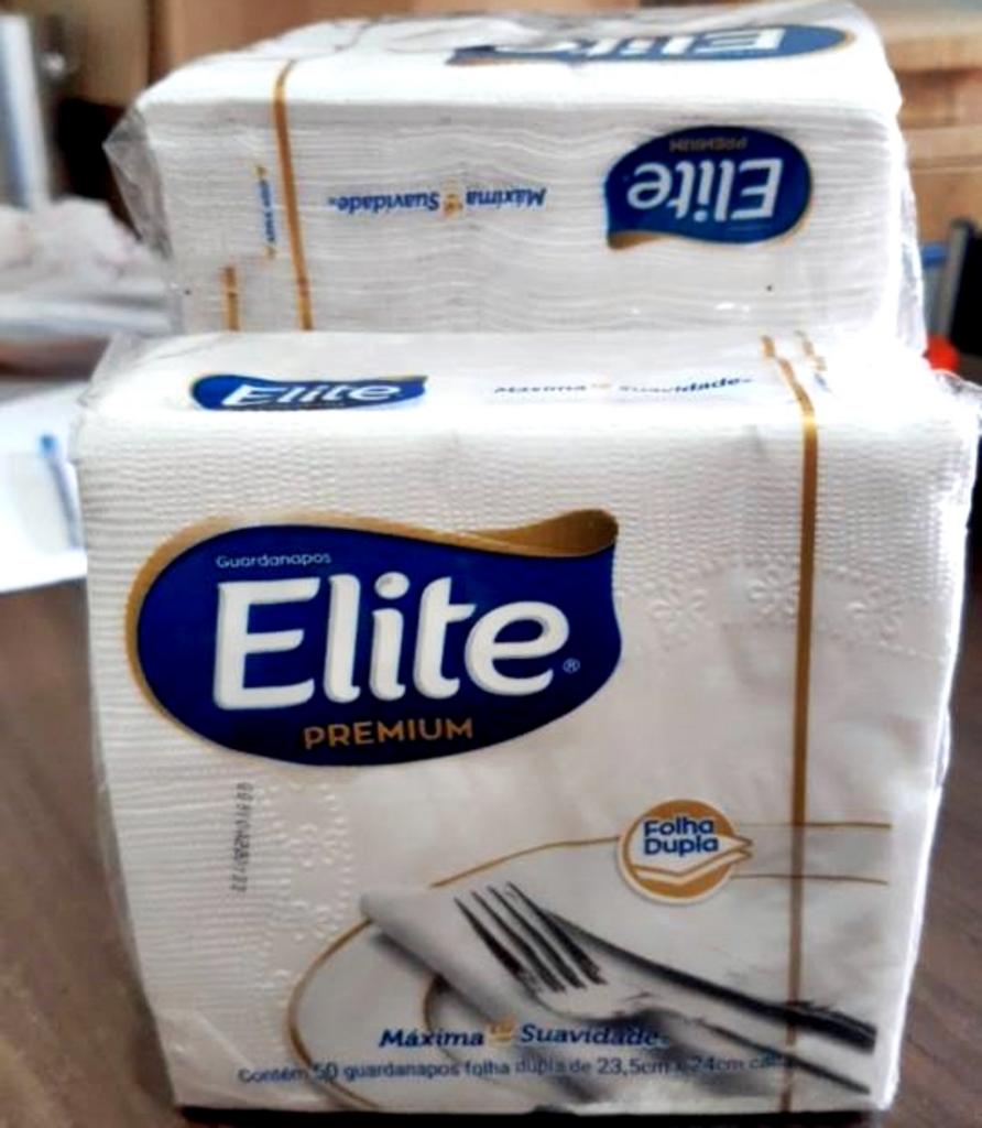 Guardanapos de papel Elite Premium Folha Dupla, 50 unidades de 23,5×24 cm na Amazon