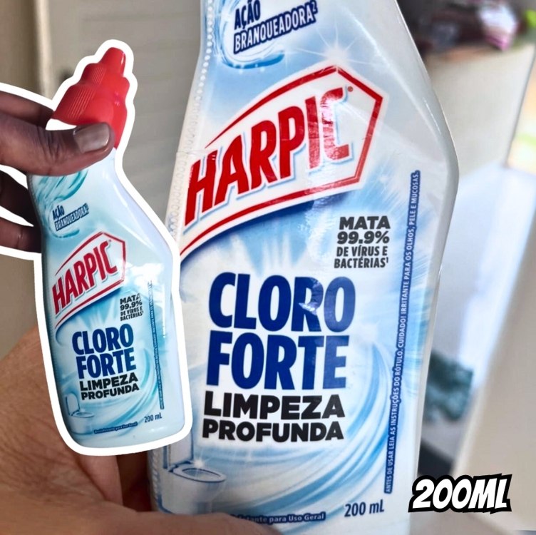 Harpic Cloro Forte – Desinfetante Sanitário Líquido Desodorizador, 200ml, Azul na Amazon