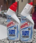Harpic Cloro Forte – Desinfetante Sanitário Líquido Desodorizador, 200ml, Azul na Amazon