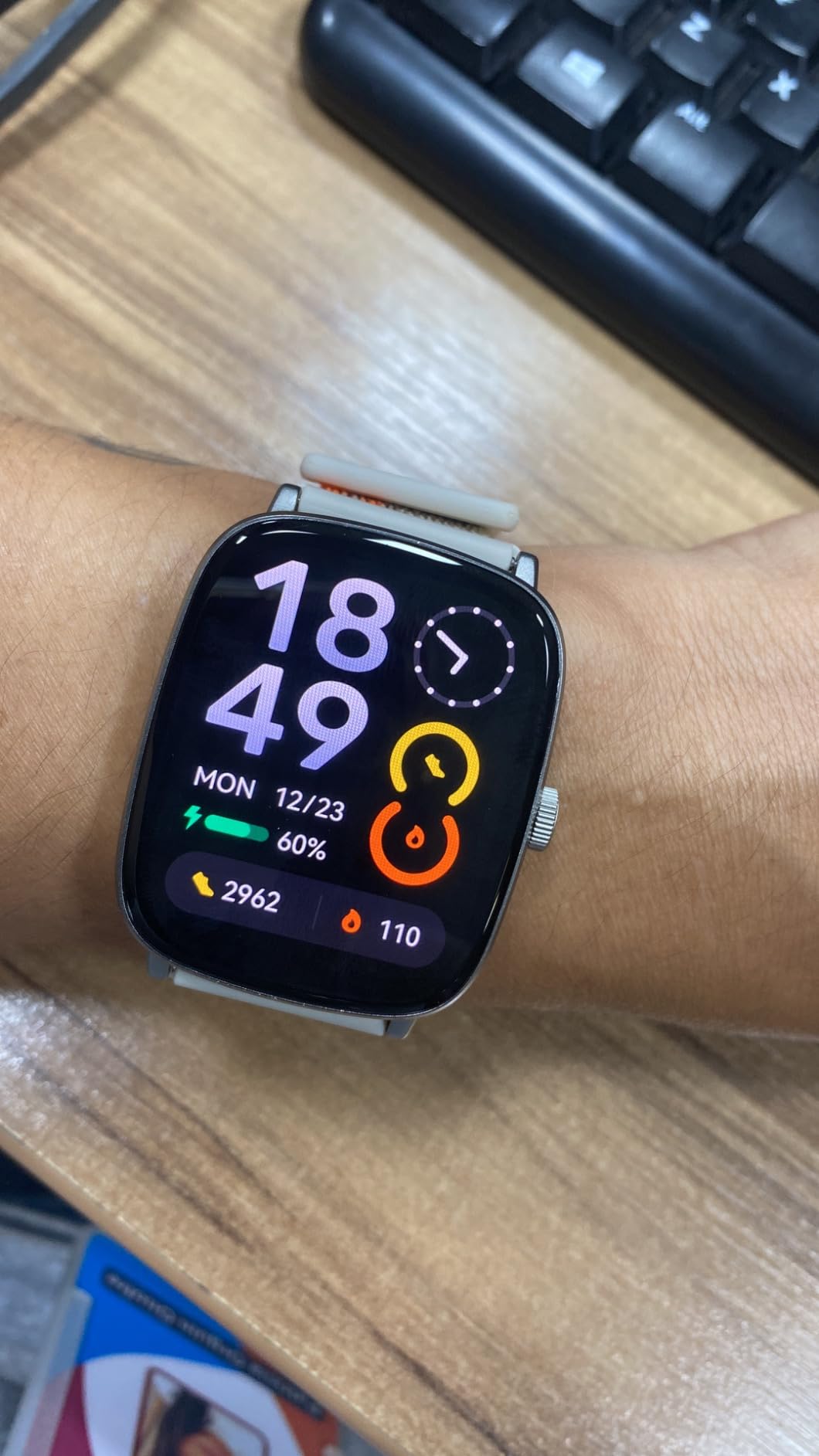 HAYLOU RS5 Smartwatch,2.01″AMOLED Display Bluetooth Telefone Chamada Relógio Inteligente na Amazon