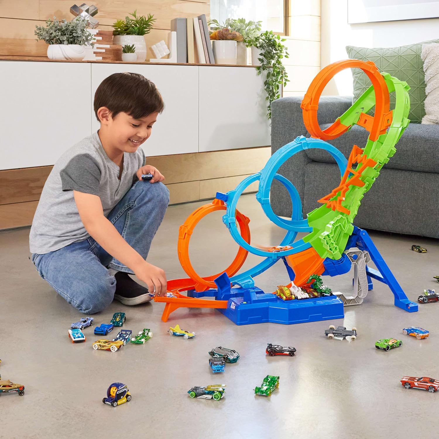 Hot Wheels Action, Pista de Brinquedo com 4 Voltas, Colisões Desafiadoras e 1 Carrinho de Escala 1:64, Para crianças a partir de 5 anos na Amazon