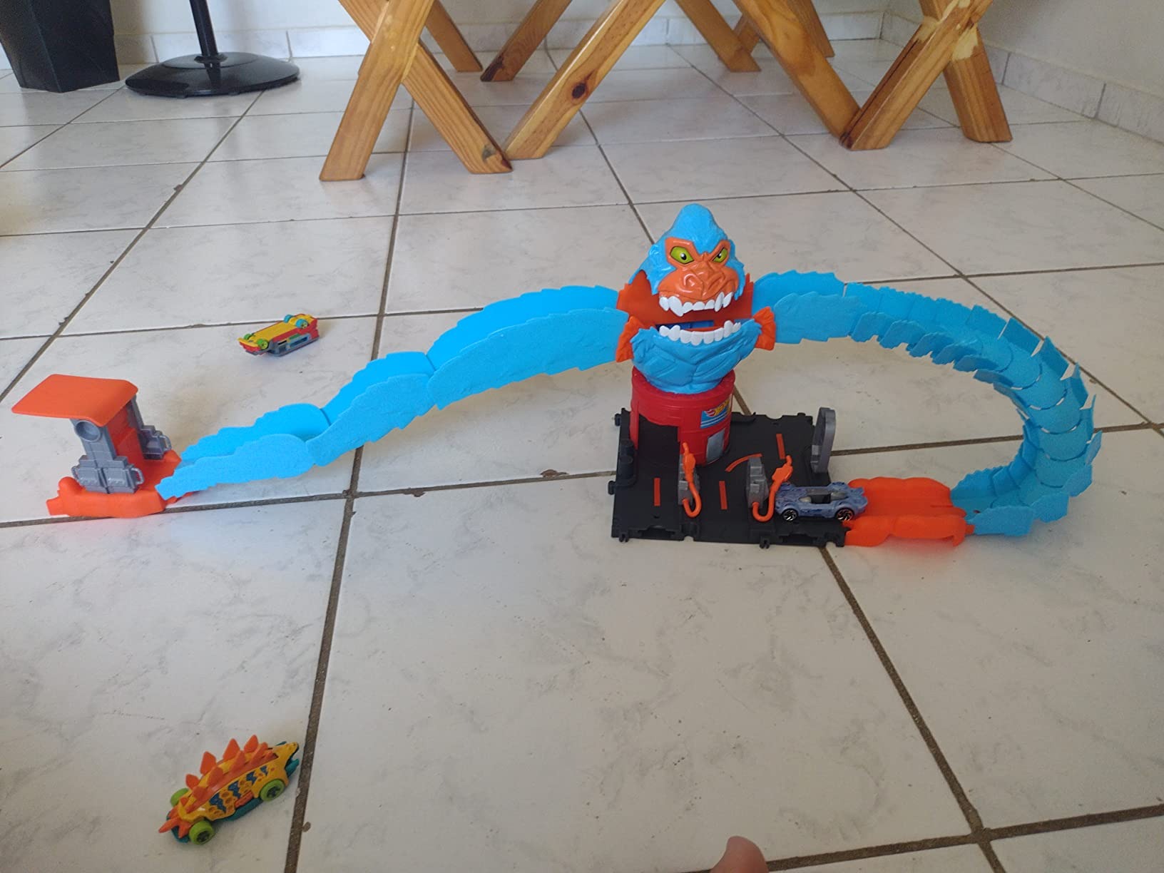 Hot Wheels City Nemesis Gorila, Mattel na Amazon