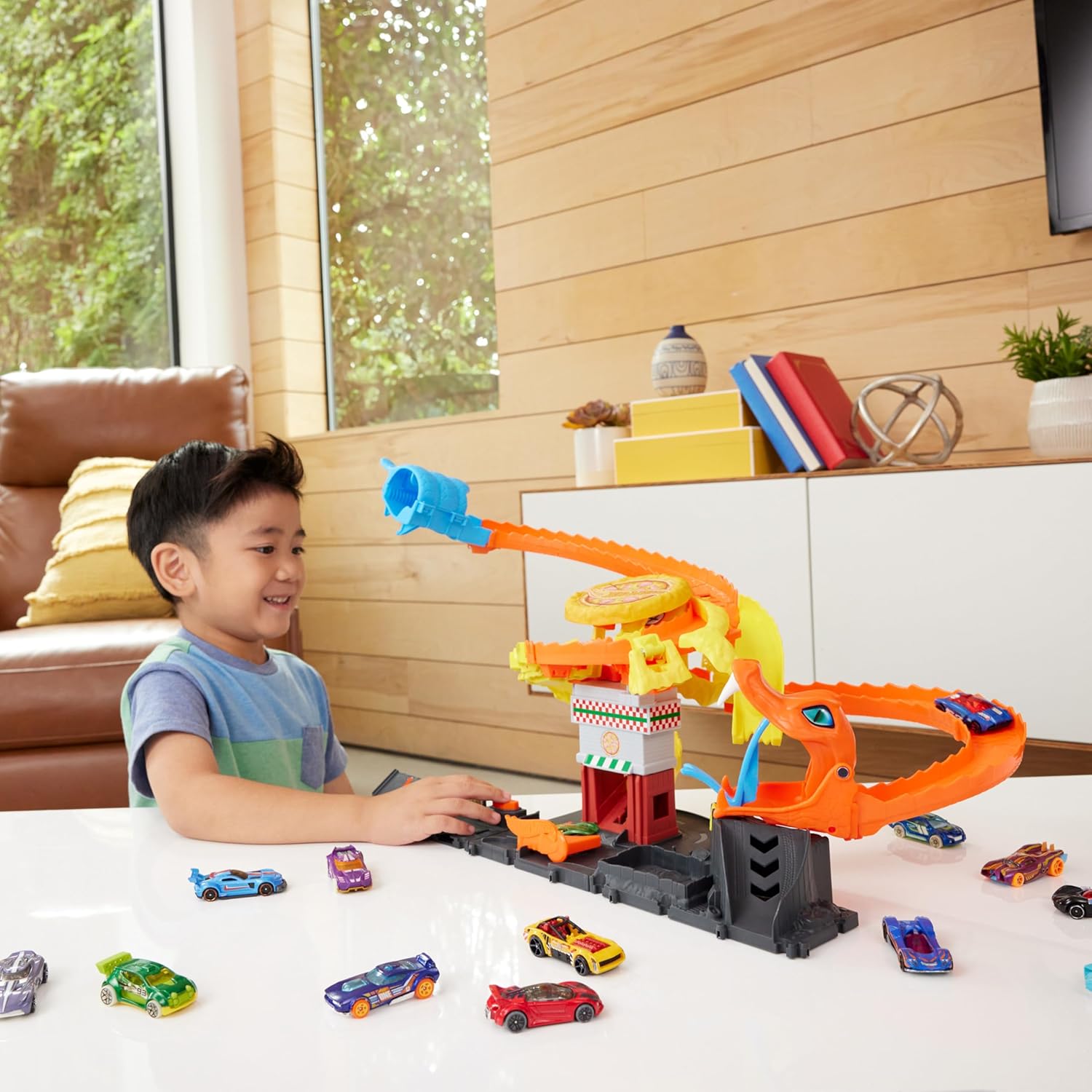 Hot Wheels City, Pista Ataque de Cobra vs Pizzaria e 1 Carrinho em Escala 1:64 na Amazon