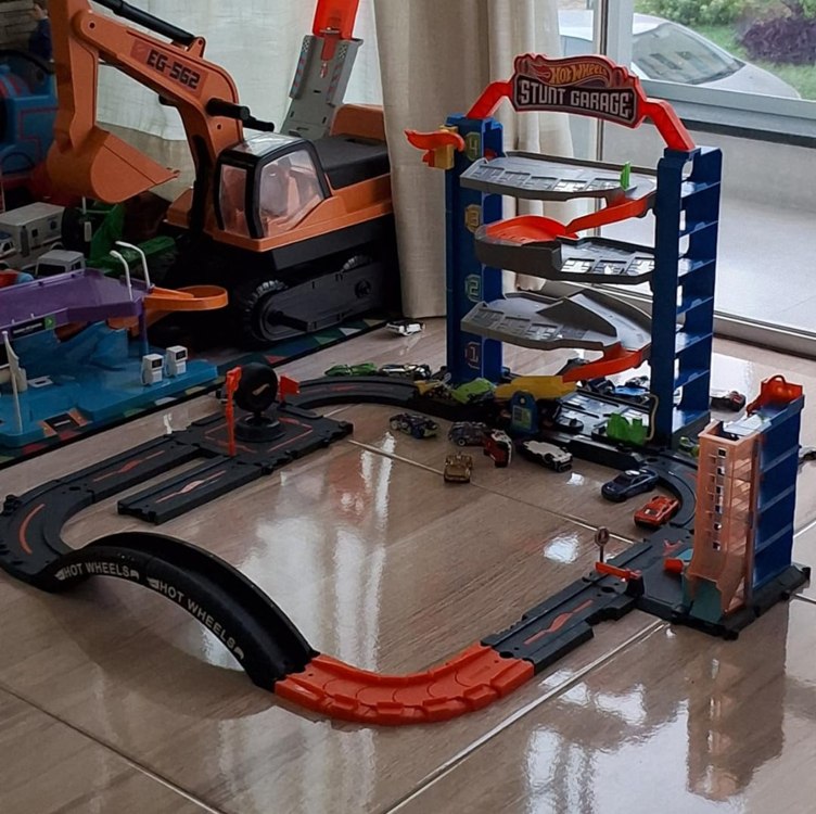 Hot Wheels City Pista de Brinquedo Pacote de Construção para crianças a partir de 4 anos na Amazon