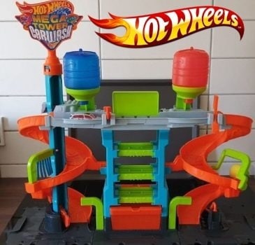 Hot Wheels City Playset Lava rápido Mega Torre, Multicolor, HDP05 na Amazon