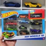 Hot Wheels Diecast Veículo de Brinquedo Pacote Surpresa 10 carros para crianças a partir de 3 anos na Amazon