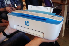 Impressora Multifuncional HP Deskjet 3776 Jato de Tinta Térmico Cor Wi-Fi Scanner (J9V88A) na Amazon