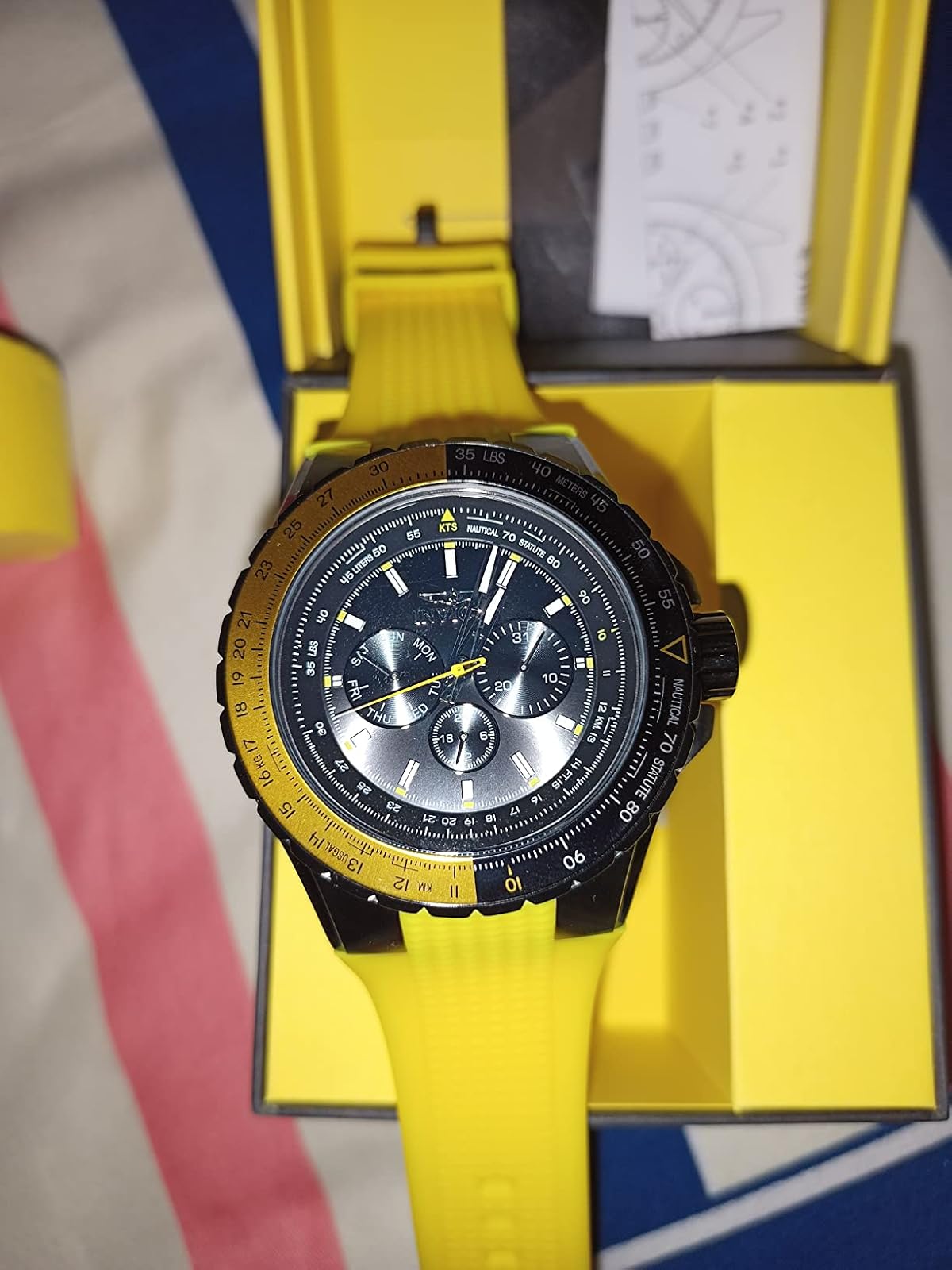 Invicta Relógio masculino Aviator 33038 Quartz, Amarelo, Movimento de quartzo na Amazon