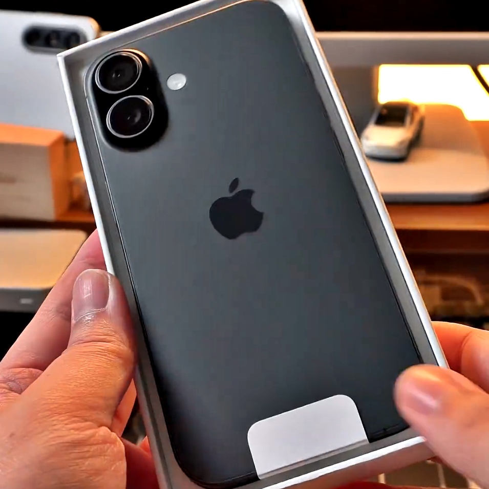 iPhone 17 Apple 256GB, Câmera Dupla Fusion 48MP, Tela 6.3″ Super Retina XDR, Preto na KaBuM!